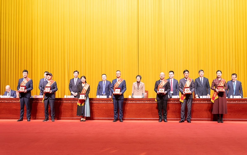 1738973695731482xsP0.jpg 董事長800.jpg